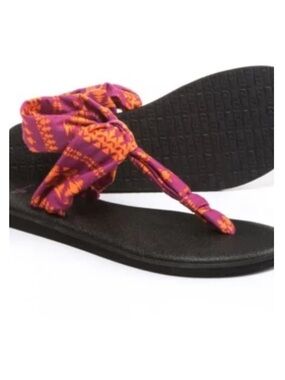 NWOT Sanuk Black Yoga Sling Ella Print Sandals 7.5
